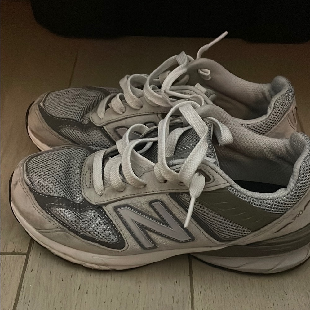 New Balance 990 V4 - Picture 2 of 4